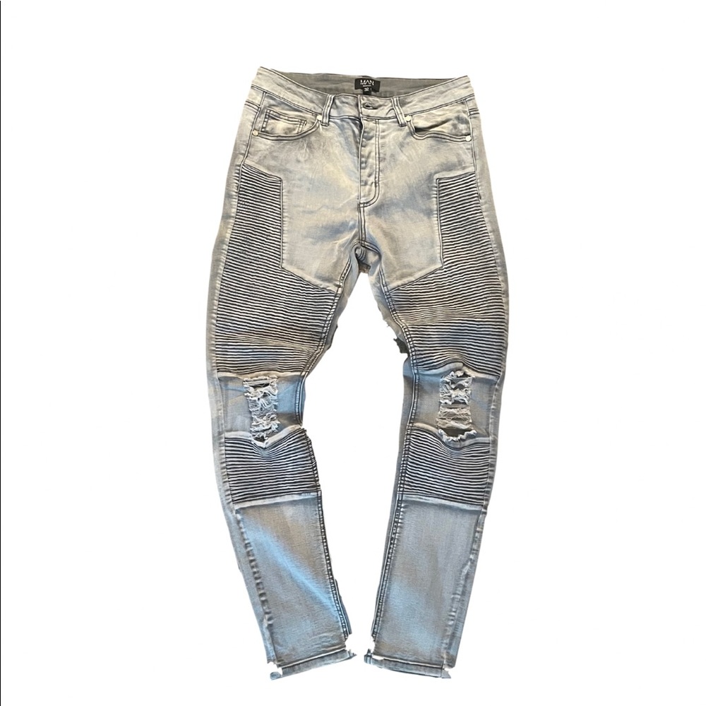 BOOHOO MAN ‘RUFFLE RIPPED’ LIGHT JEANS